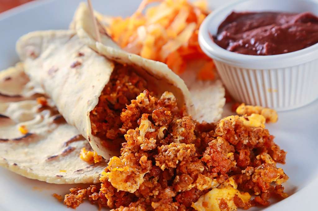 HUEVOS CON TOCINO